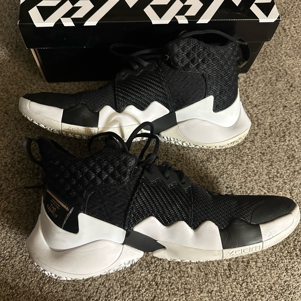 Jordan Men's why not zero.2 basketball shoes. - Picture 4 of 13